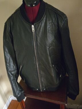 DIESEL Women's Classic Sheepskin Leather Bomber Jacket. Black. XXL.